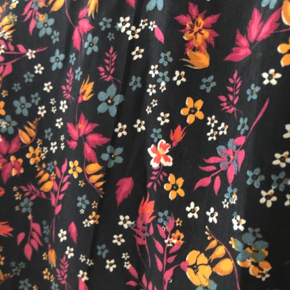 NWT LuLaRoe Joy Floral Vest - XS - Picture 4 of 7